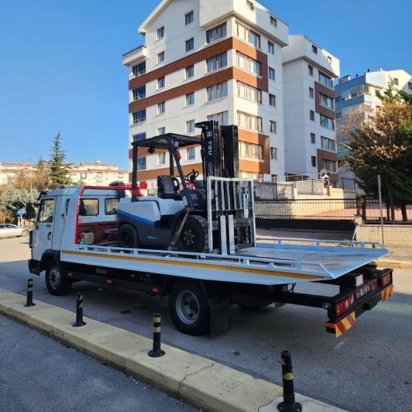 Törekent forklift kiralama fiyatları için sahada çalışan forklift makinesi